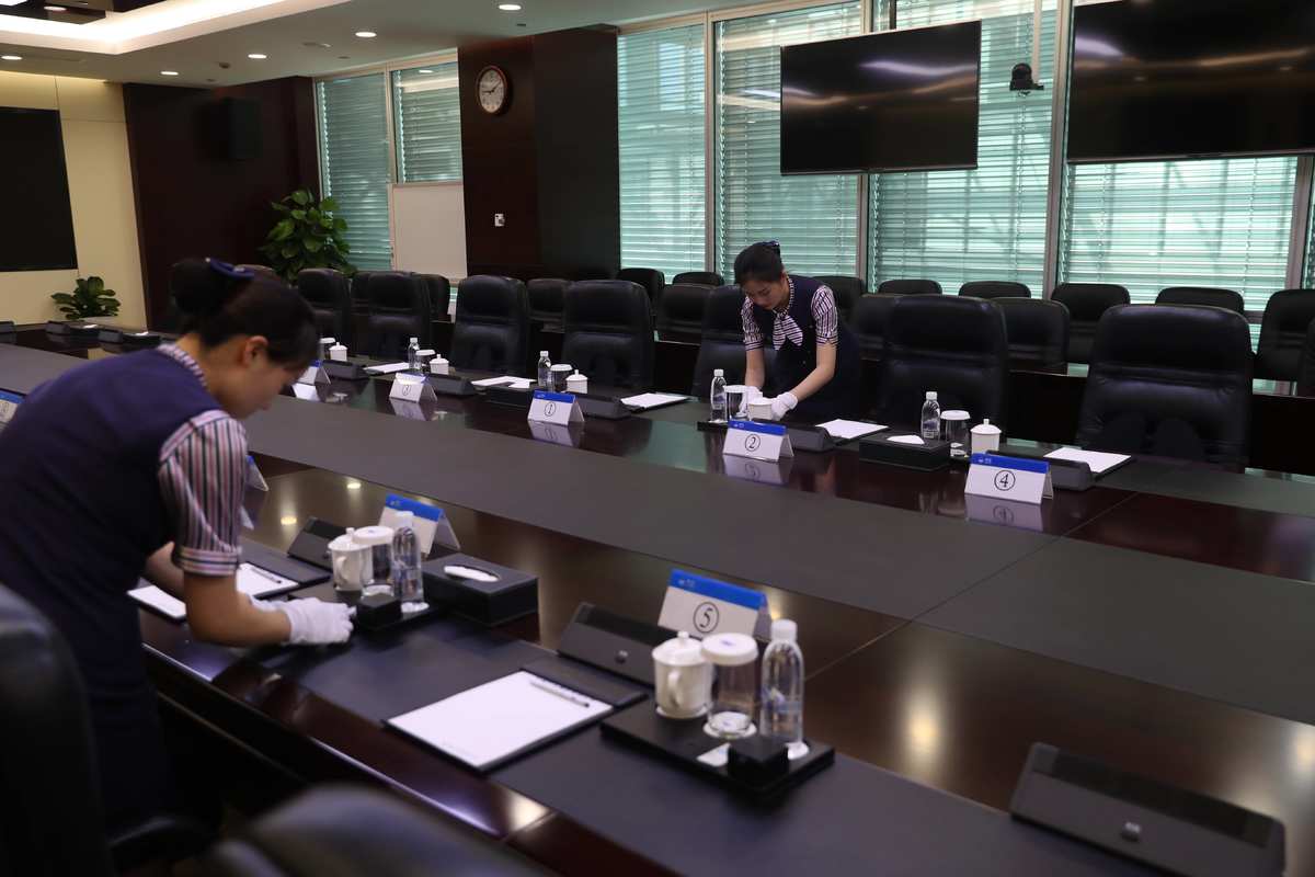 精準(zhǔn)布局，貼心服務(wù) 高端會(huì)議擺臺(tái)與現(xiàn)場(chǎng)服務(wù)全攻略